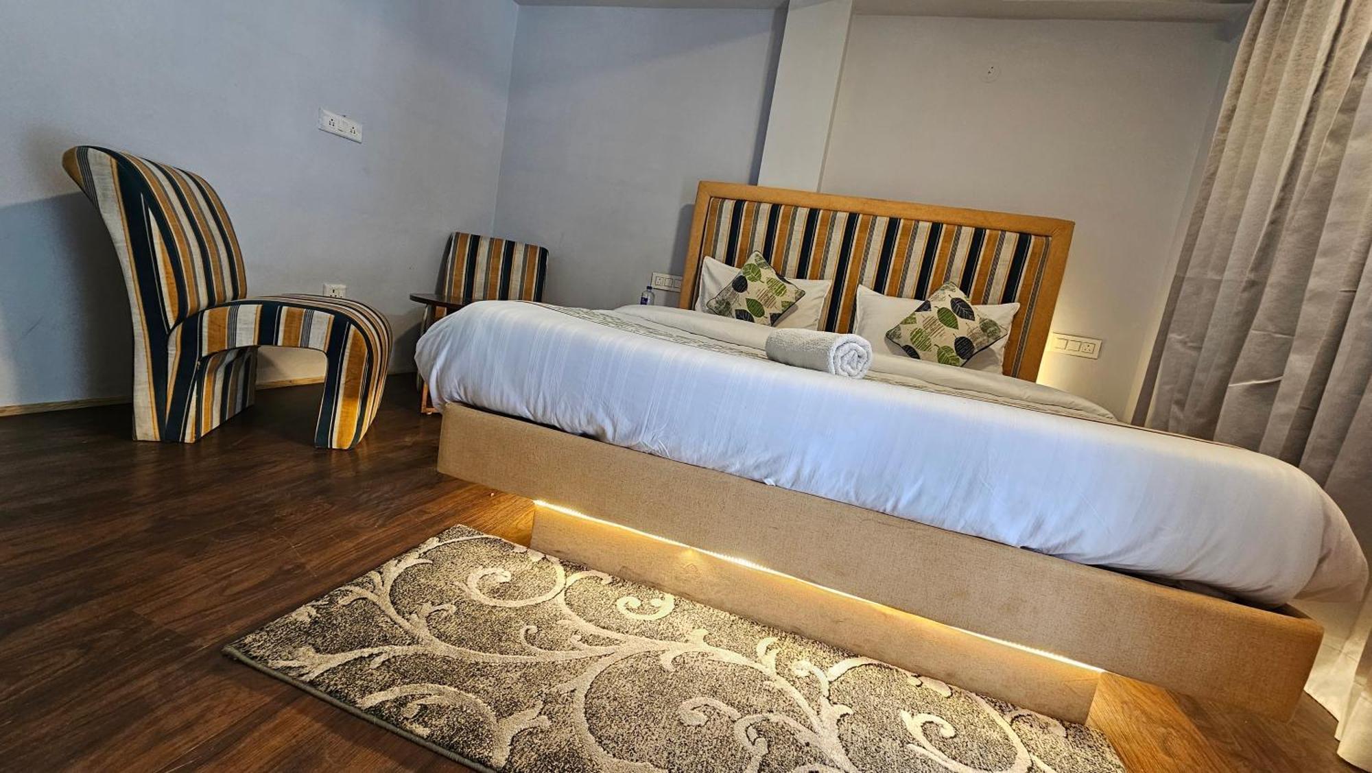 Hotel English Rose, #Personal Parking, #Petfriendly, #Garden, #Bonfire Under The Stars Manali  Ngoại thất bức ảnh