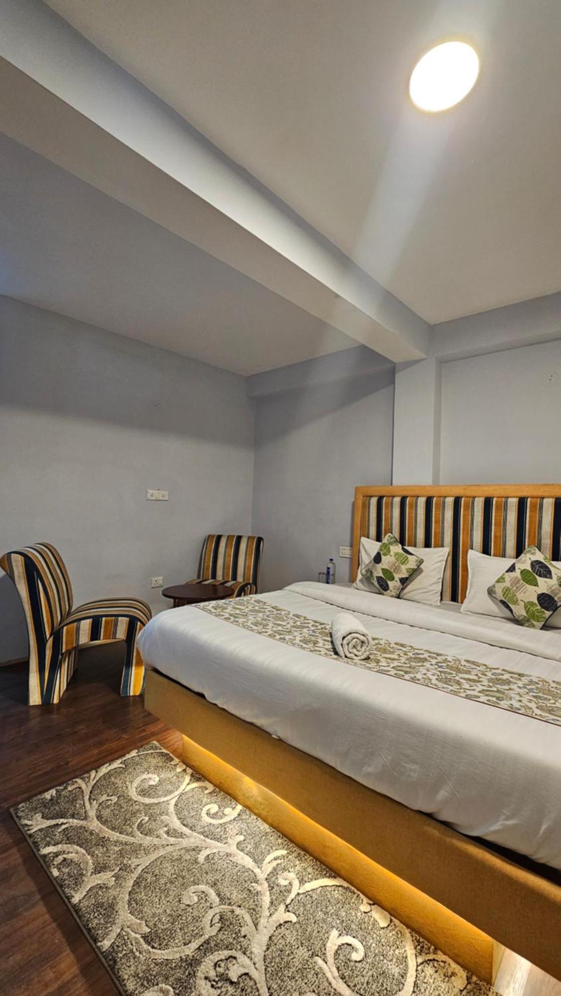 Hotel English Rose, #Personal Parking, #Petfriendly, #Garden, #Bonfire Under The Stars Manali  Ngoại thất bức ảnh